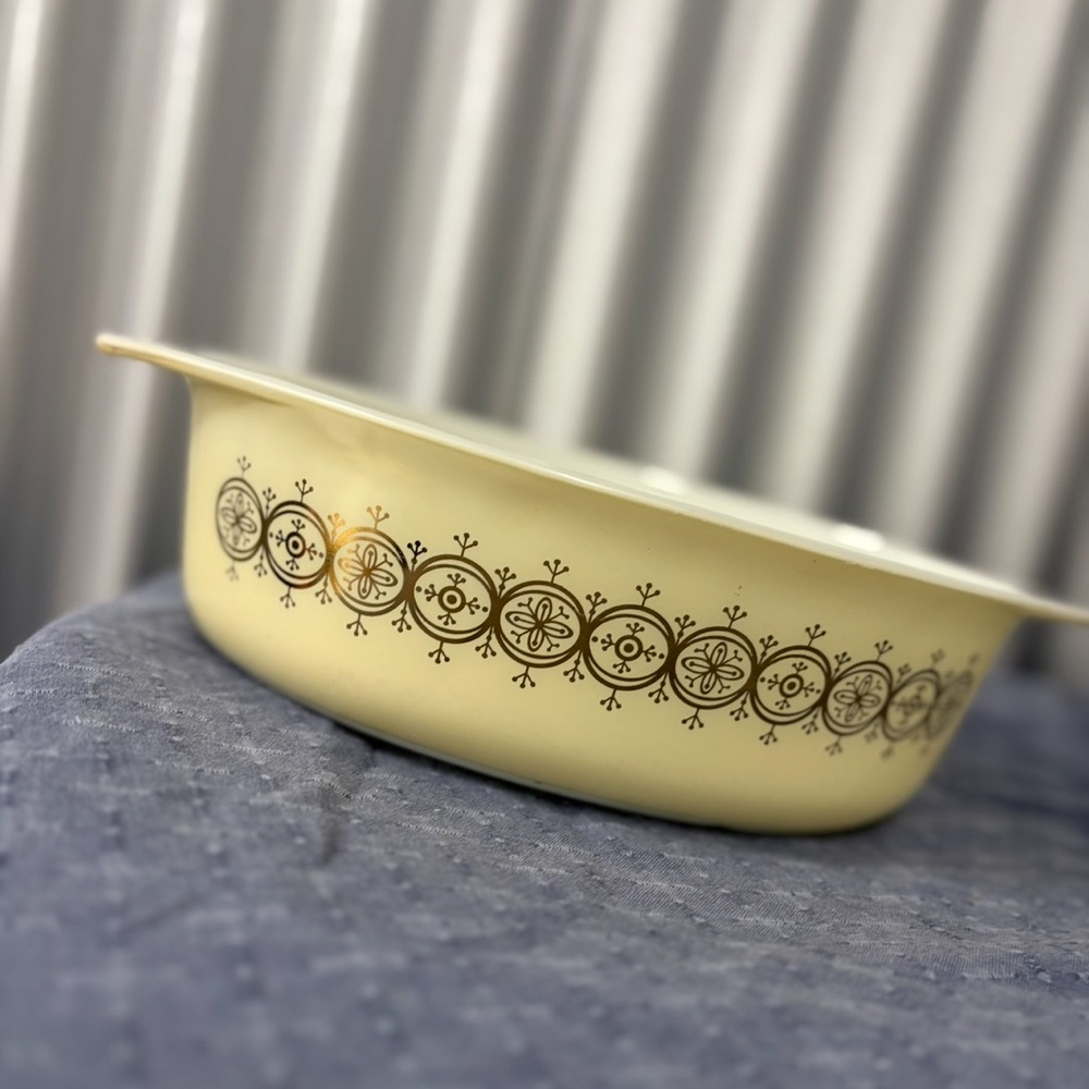 PYREX Olive Medallion Casserole Dish.